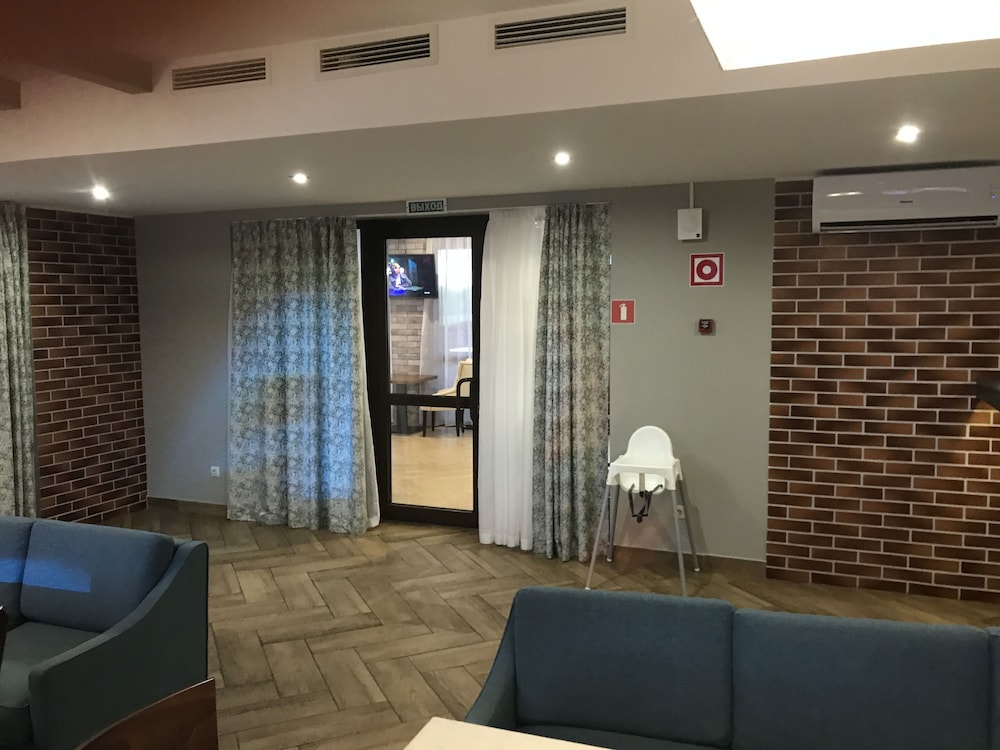 Hotel 18