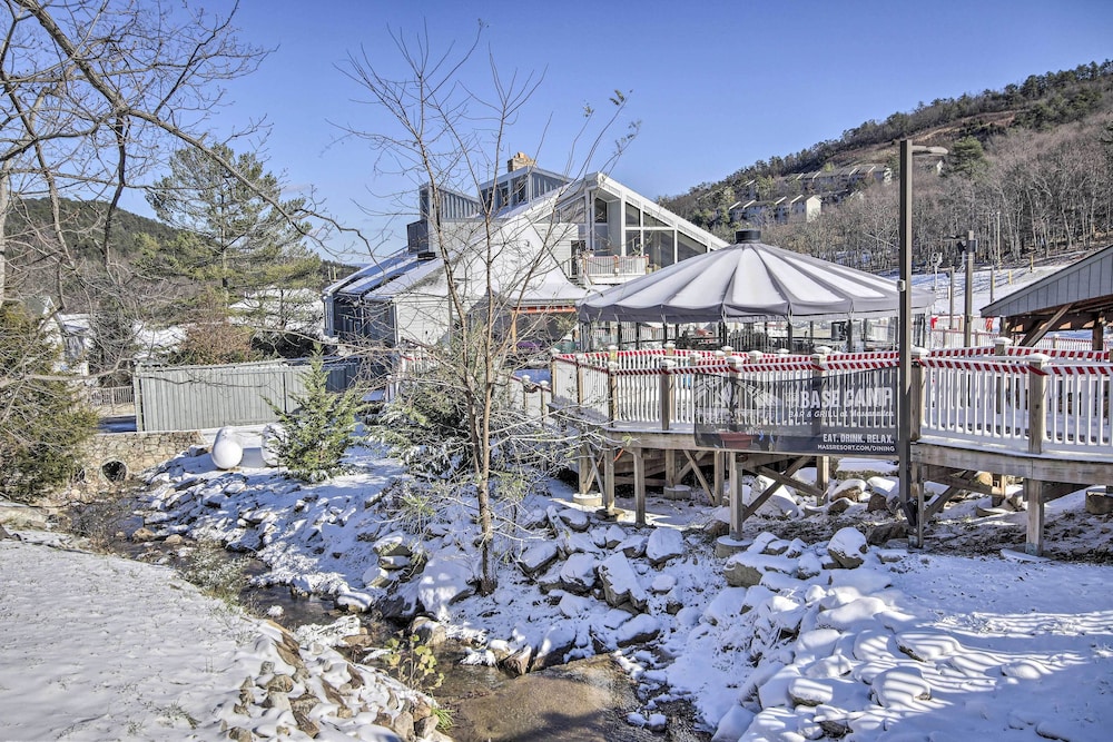 4 Mi to Massanutten Resort: Family Home w/ Views!