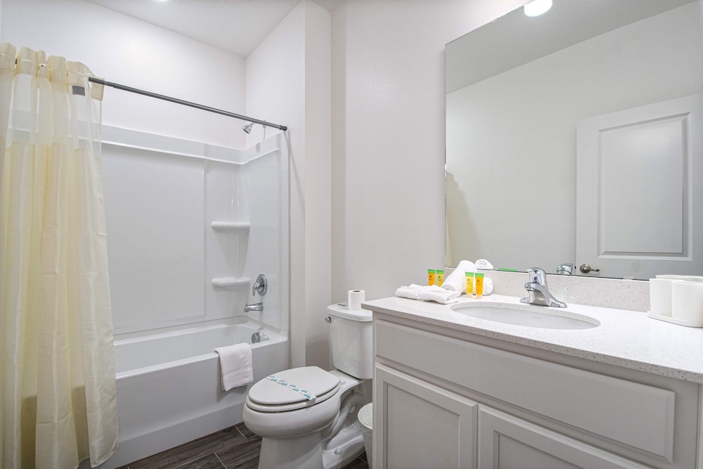 Themed Kids' Rooms, Pool & Game Loft Near Disney