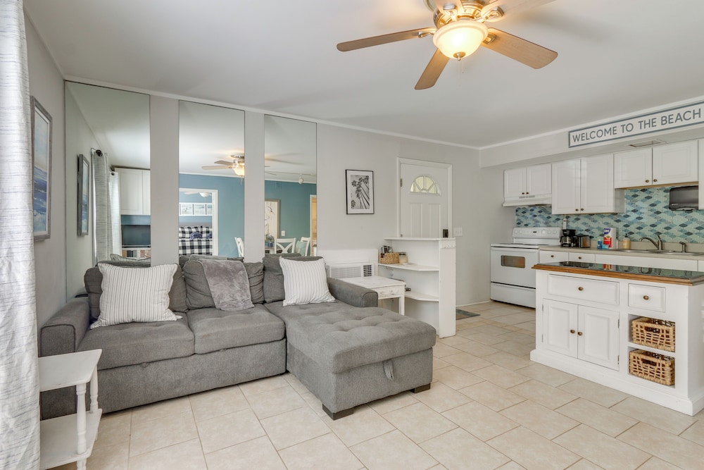Pool Access, Walk to Beach: Hilton Head Haven!