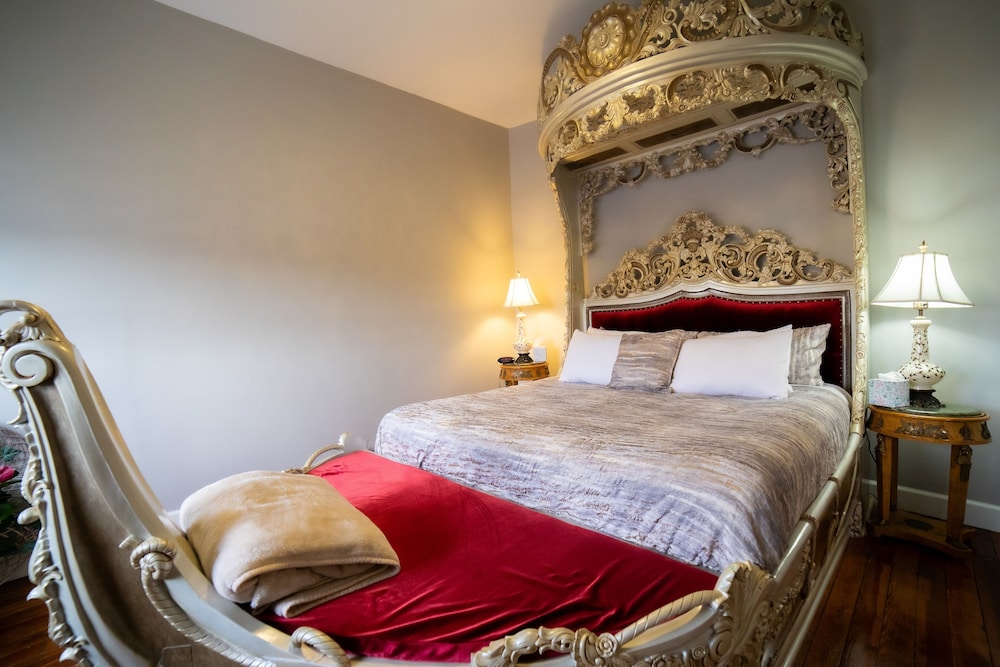 Oak Tree Hotel