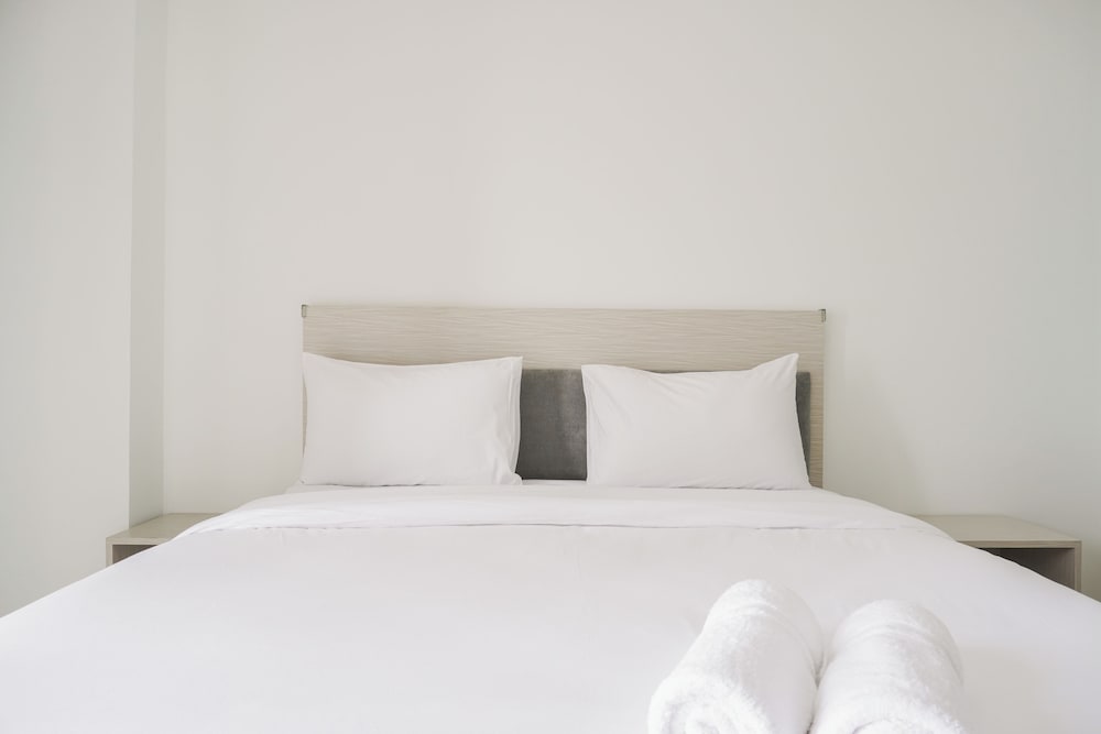 Fully Furnished Studio Apartment with Cozy Design Springwood Residence