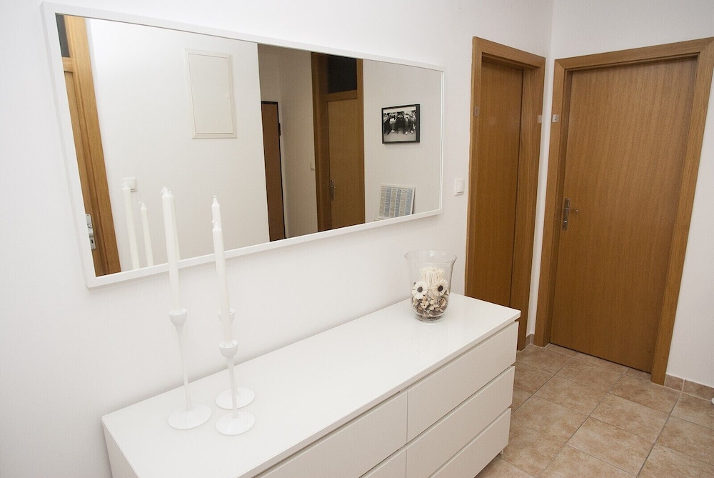 Paw Rooms view 2