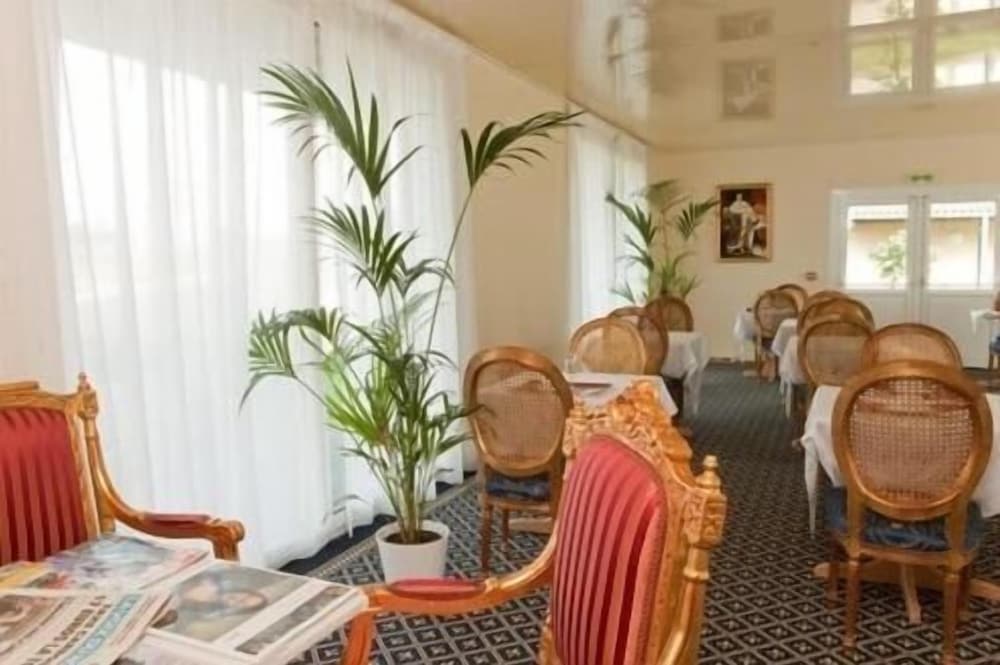 Hotel Fleur De Lys - Property Image 4