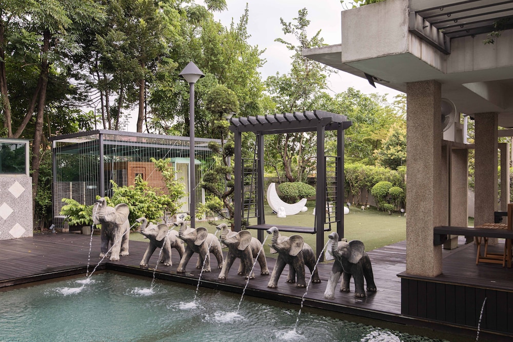 25000sqft Grand Luxe Villa PJ 13BR 42Pax photo 2