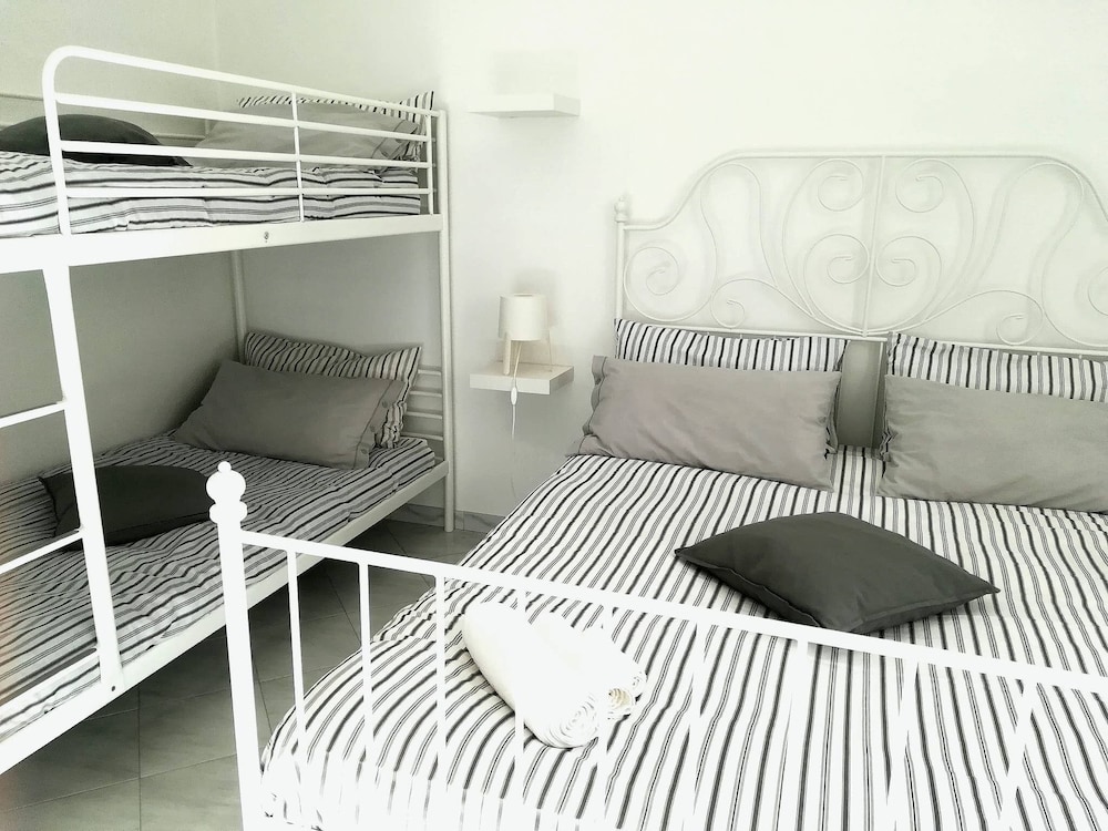 Rhome Sweet Rhome Suite