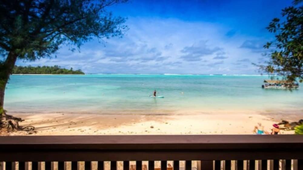 Muri Shores