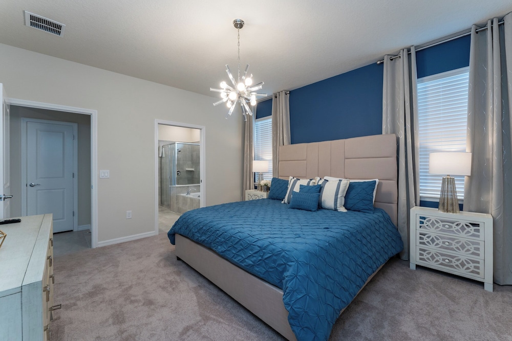 Amazing 8BR Villa by Disney Pool Theater