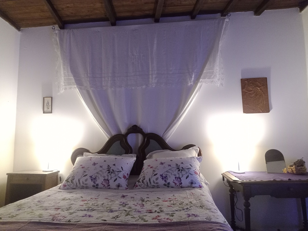 Castro Caldelas - Cottage - Sleeps 2 - Petfriendly