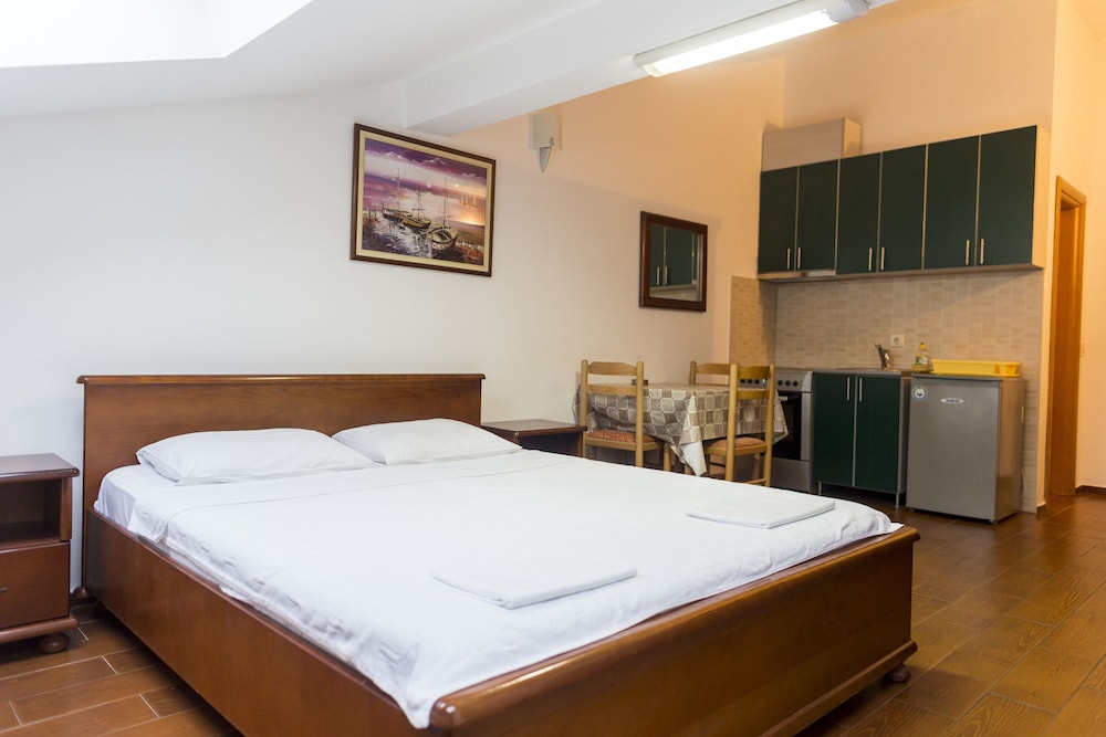 SMS Apartments