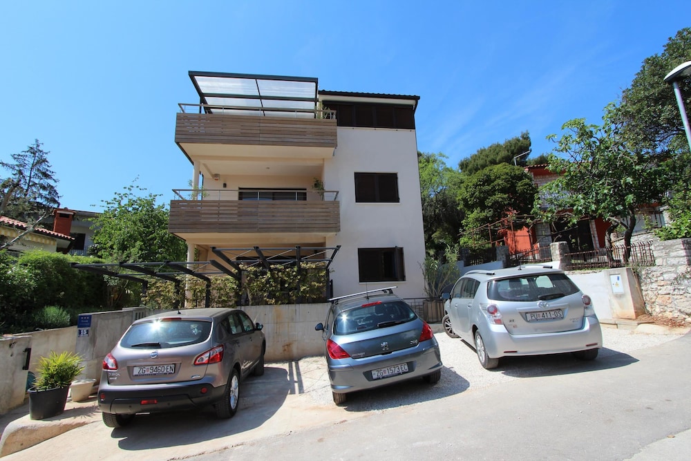 Apartments Makado
