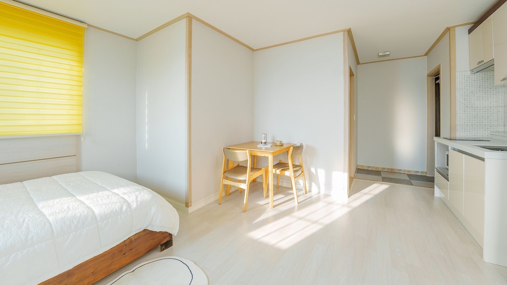Geoje Peugeot Gomsol Petfriendly Pension