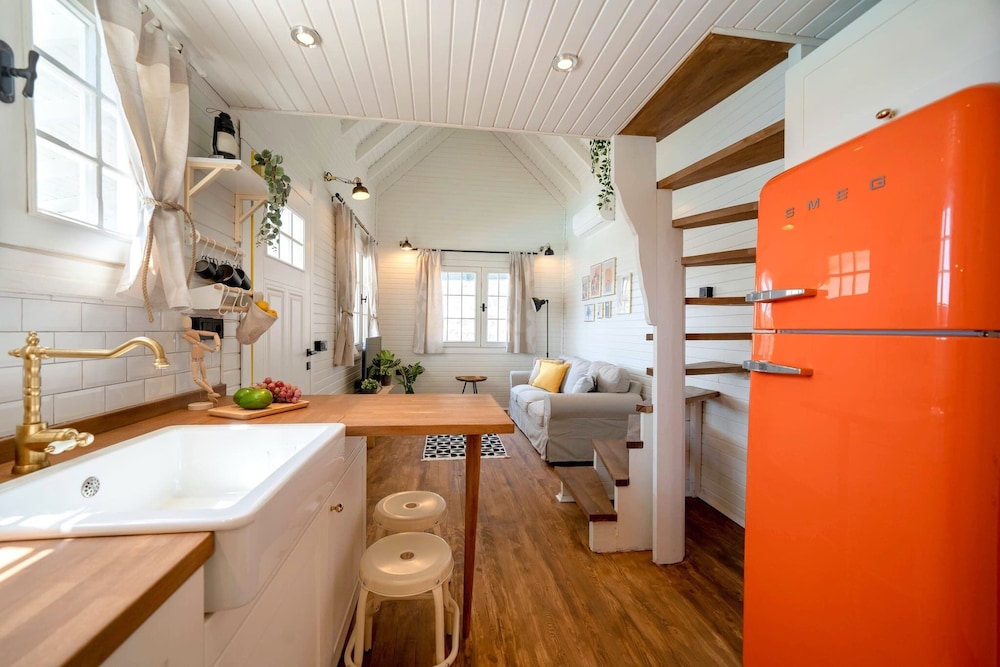 The Box House & Seaview & Private Pool