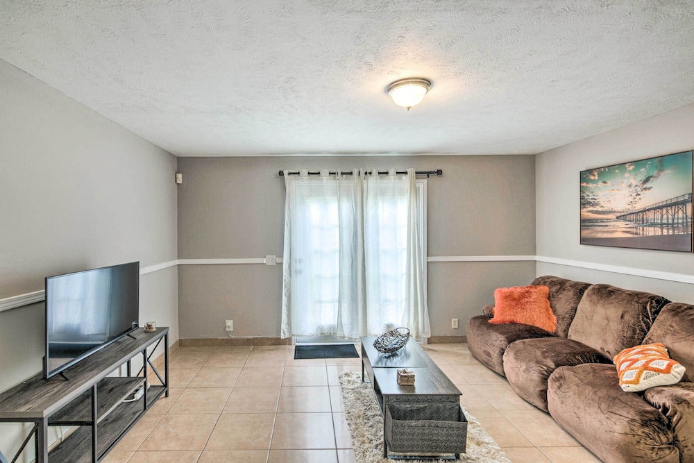 La Vergne Townhome: 22 Mi to Dtwn Nashville! - Property Image 18