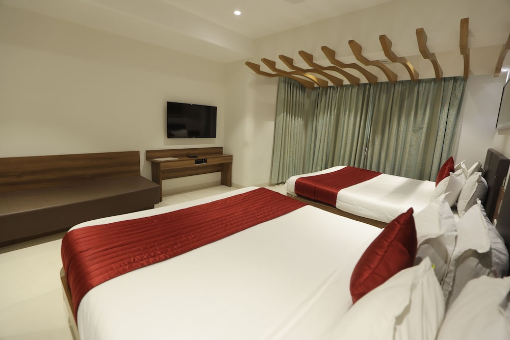 Hotel Shreeji Vatika-Airport Road
