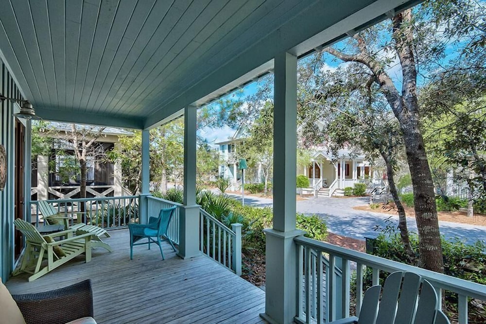 Ocean 52 3 Bedroom Holiday Home by Five Star Properties