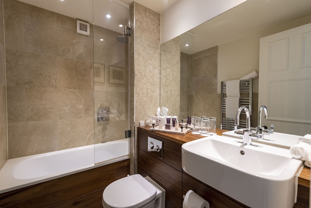 Newmarket Vacations - The Jockey Club Rooms - Property Image 1