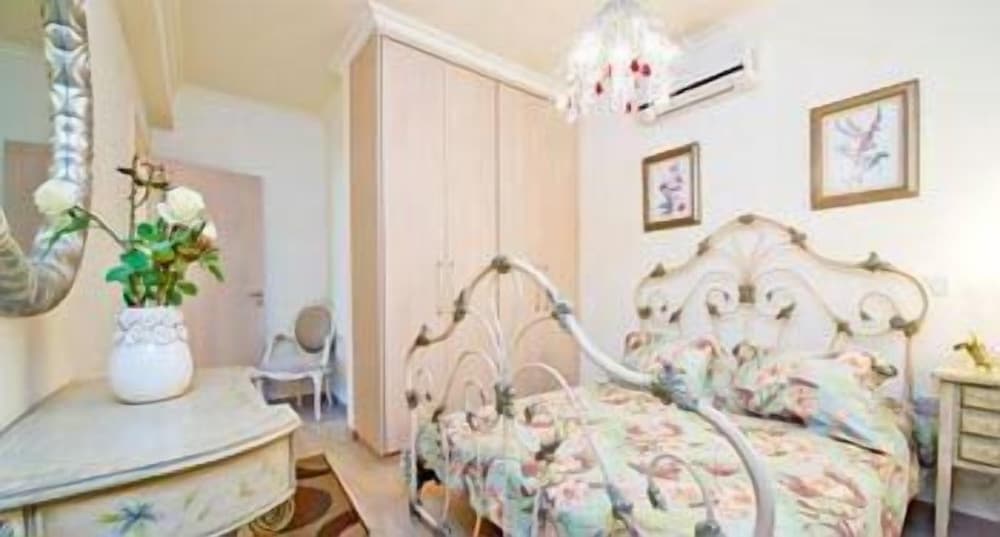 Amadora Luxury Villas