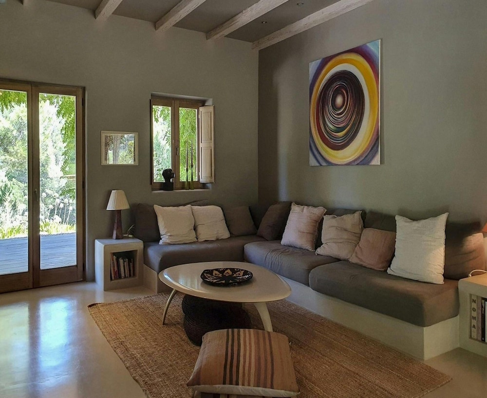 Holiday Home With Wooden-beamed Patio