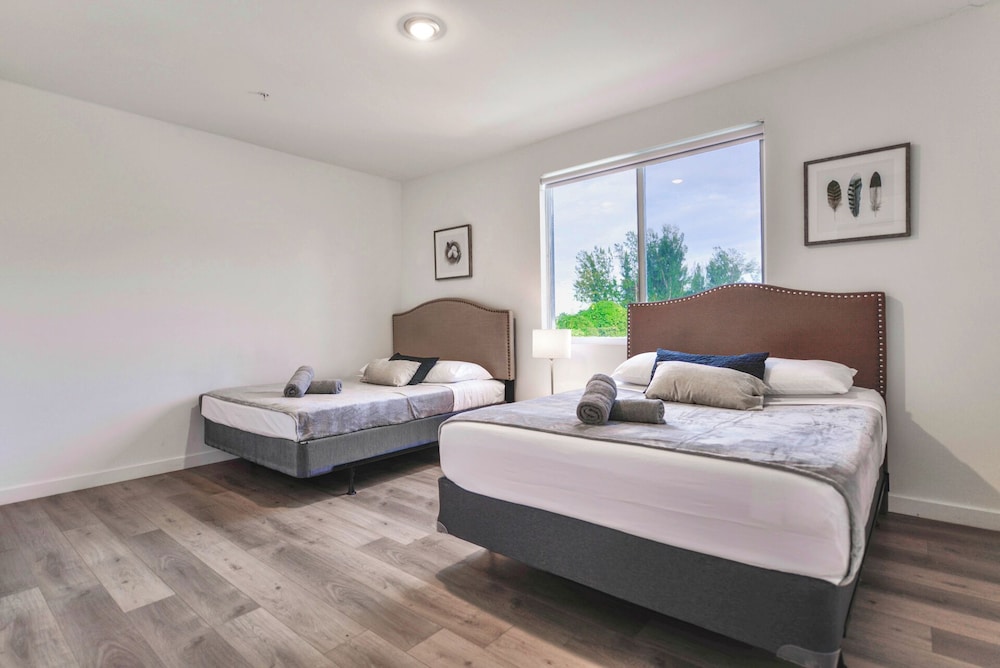 Stylish Townhouses by Design District