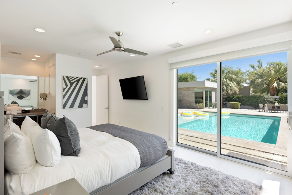 The Polo Villas by AvantStay – Modern Oasis Near Empire Polo Club