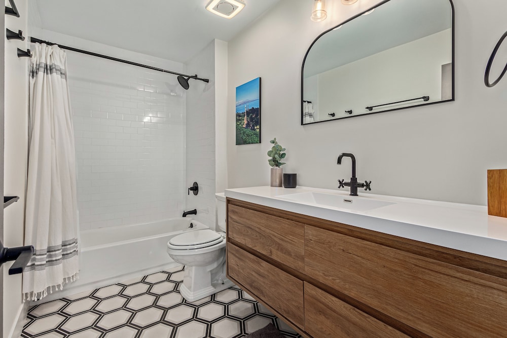 Greenway Getaway - Private Pool - North Scottsdale