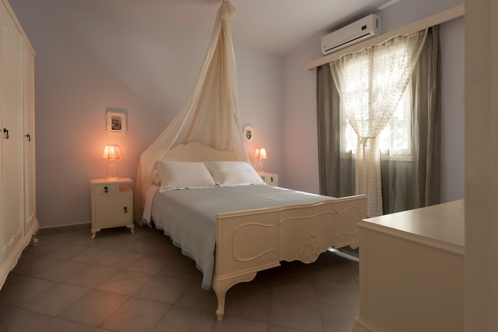 Kimolian Houses photo 4