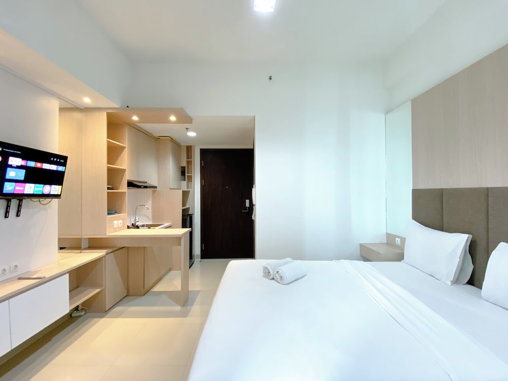 Good And Homey Studio Lrt City Bekasi Apartment