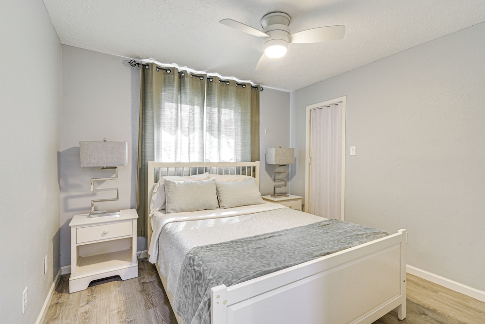 6 Mi to Clear Lake: Family Home w/ Patio & Yard