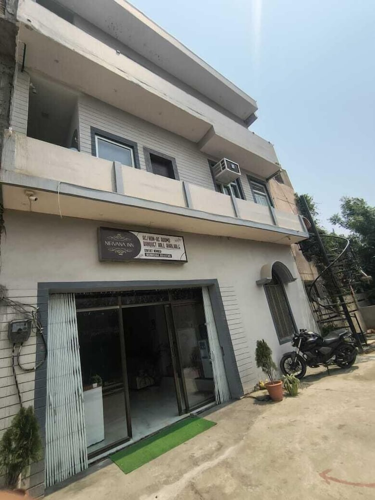 Nirvana Inn