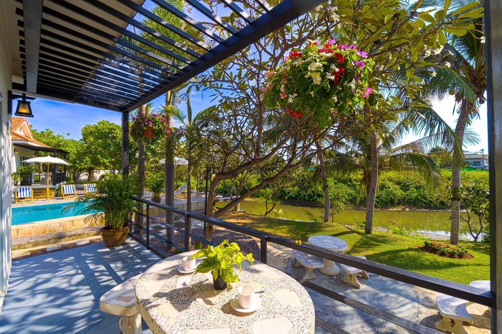 Fantastic 7 Bungalow Private Resort BR7