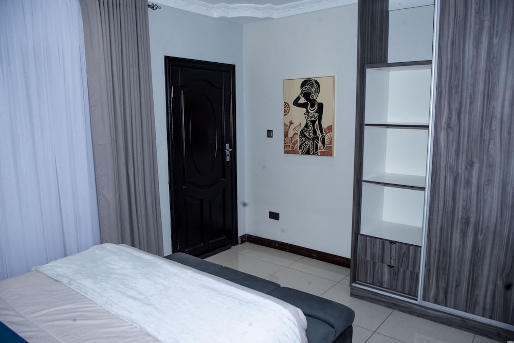 Lusaka Luxe - Your Private Oasis Awaits in the Heart of Zambia view 2