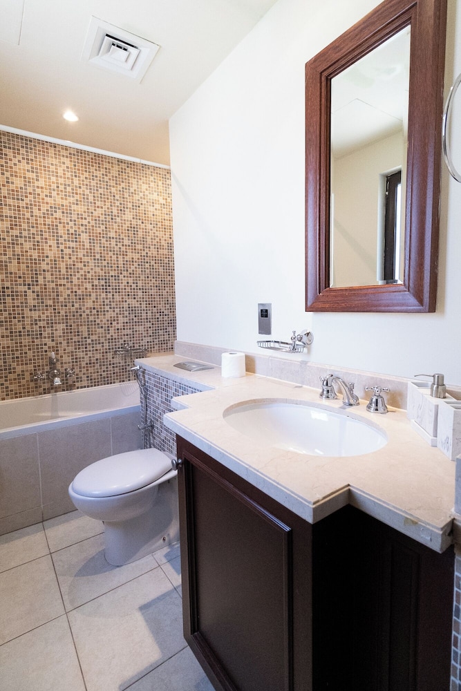 Reehan 1 - Happy Season - 2BR - Downtown