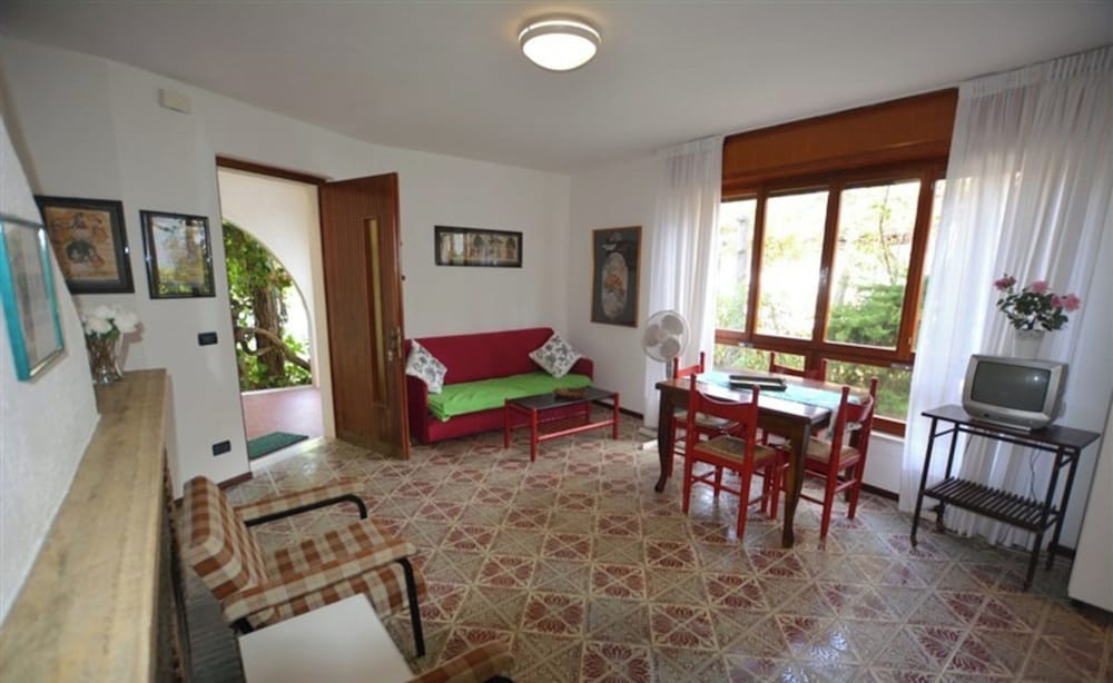 Private Fenced Garden House at 300mt From Lignano Pineta Beach