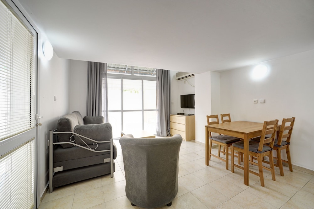 Sea Suites Apartments