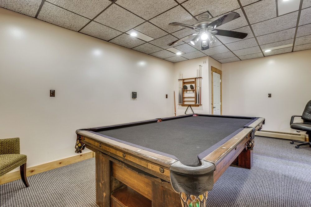 Hot Tub & Game Room: Deep Creek Winter Getaway