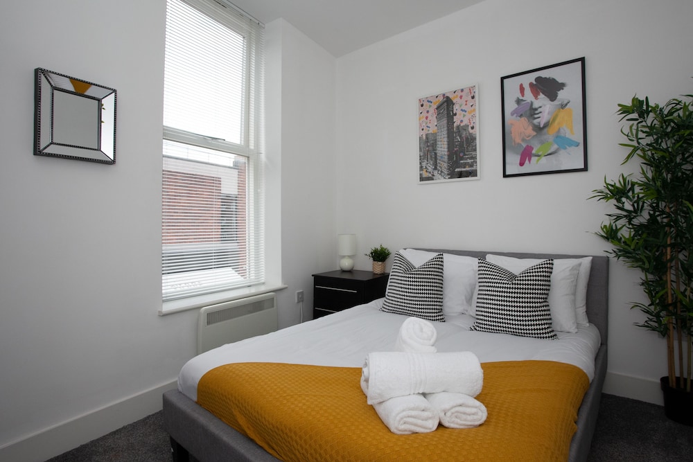 Cross St Boutique Apartment view 2