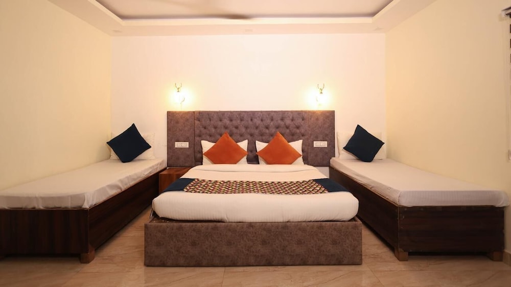 Hushvan Resorts