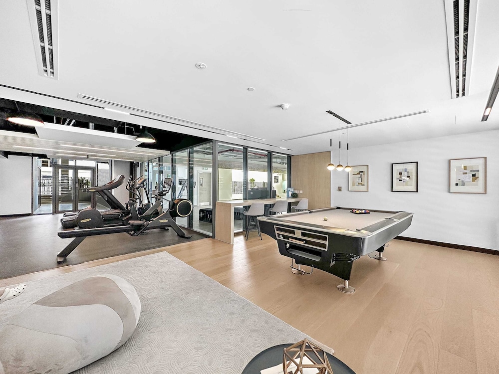 Silkhaus New Modern in JVC Convenient Location