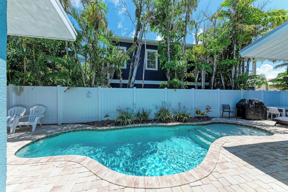 Anna Maria Island Blue Bella Bliss - Private Heated Pool