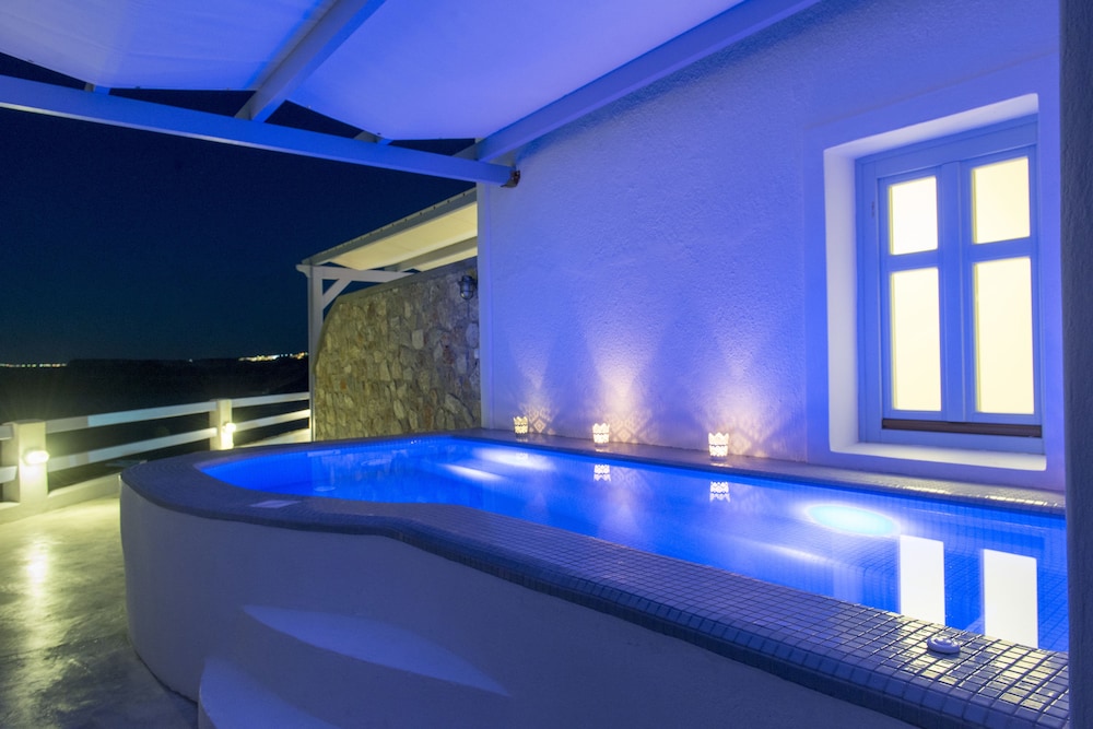 Earino Suites & Villas