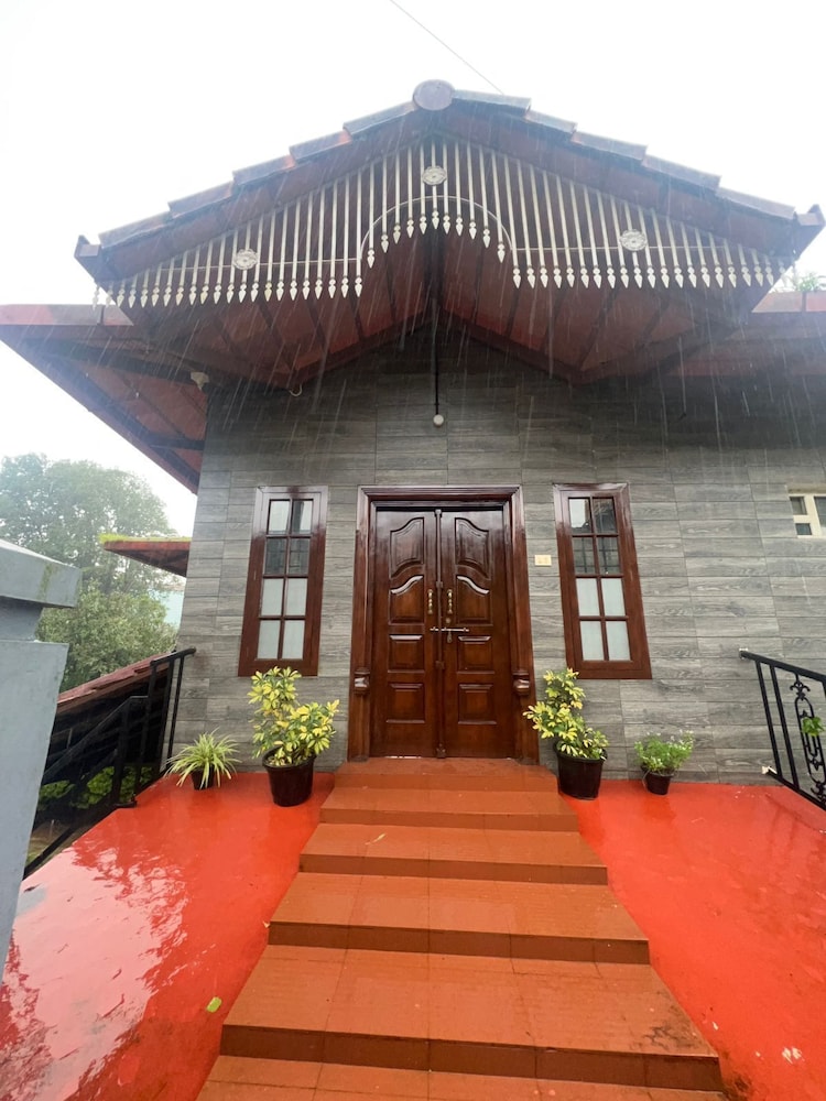 Villa Mercara view 2