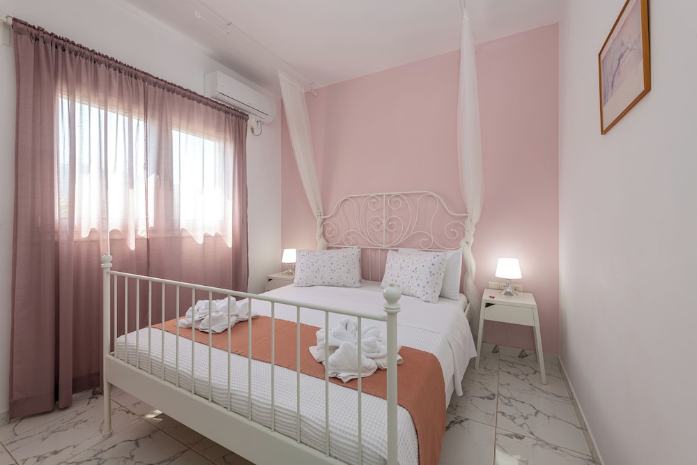 Design Villa With Private Pool and sea View photo 2