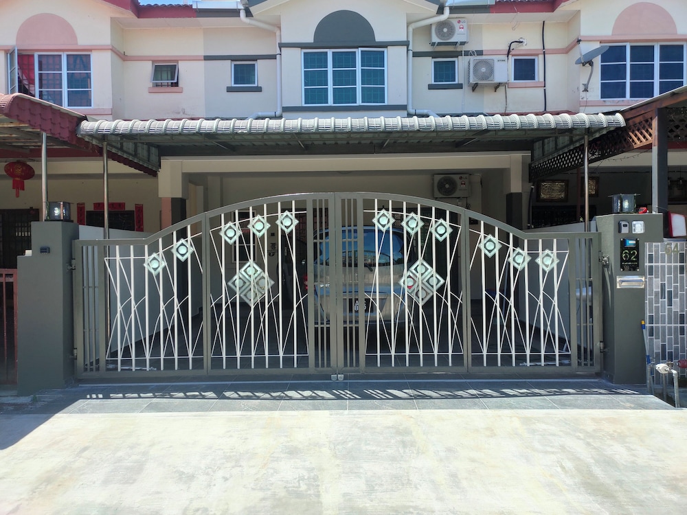 Jess Oasis Stay Tambun