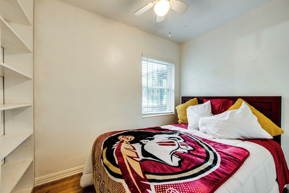 Walkable to FSU Campus: Cozy Retreat w/ Deck!