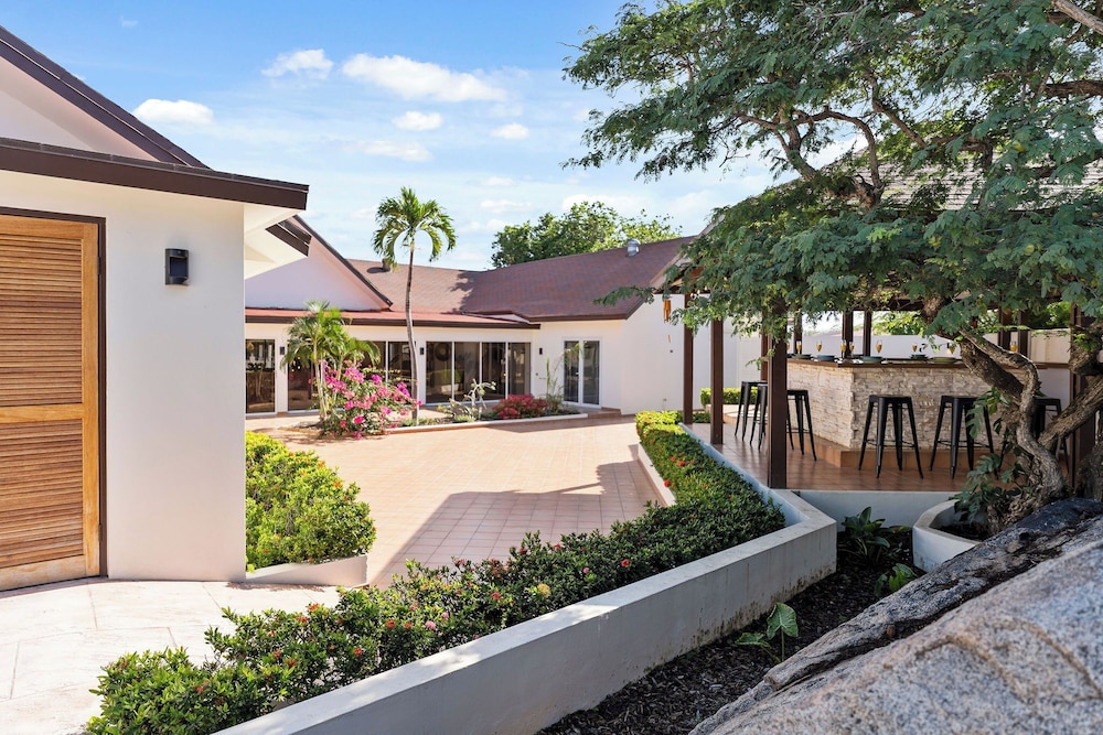Villa Casibari Aruba Retreat Location