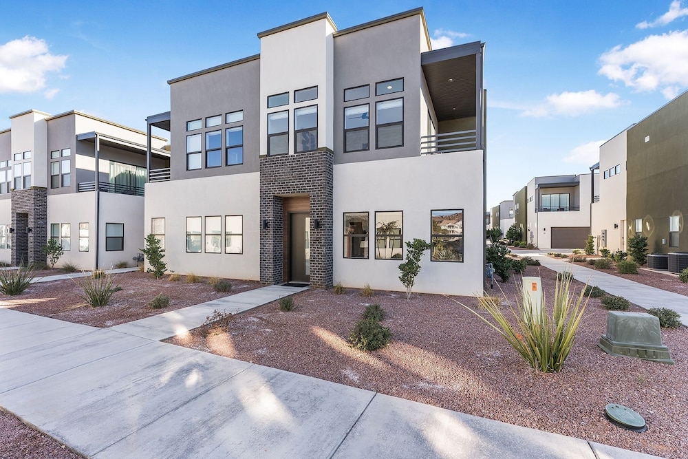 Villa #23 At Bloomington Country Club 4 Bedroom Townhouse