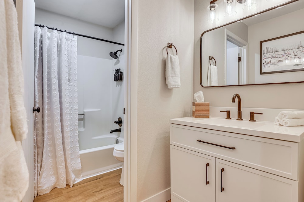 Walk to Dtwn: Winter Park Studio w/ Hot Tub Access