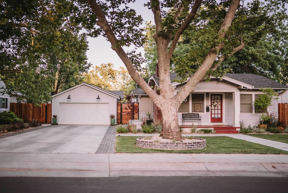 Sacramento Guest House w/ Patio ~ 5 Mi to Downtown view 4