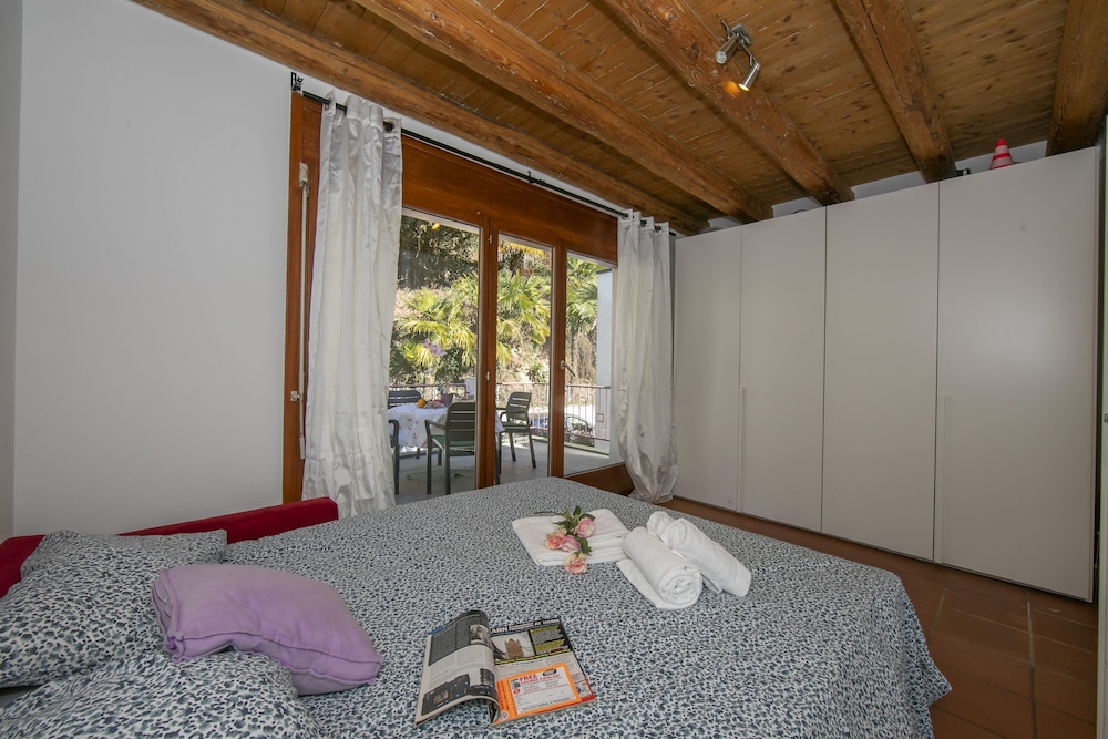 La Nocciolina view 3
